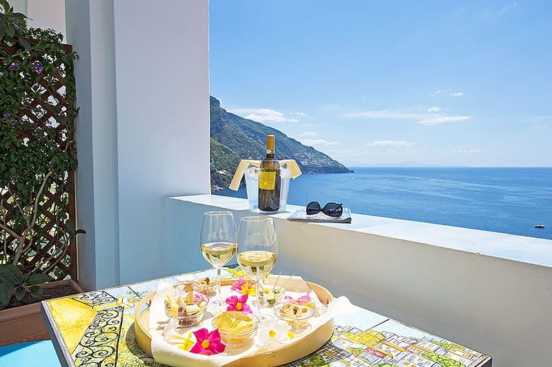 https://www.palazzotalamo.it/wp-content/uploads/2025/02/talamo-positano-superior-room-camere-amalfi-coast14.jpg